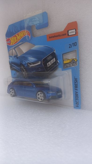 17 audi rs 6 avant  hot wheels