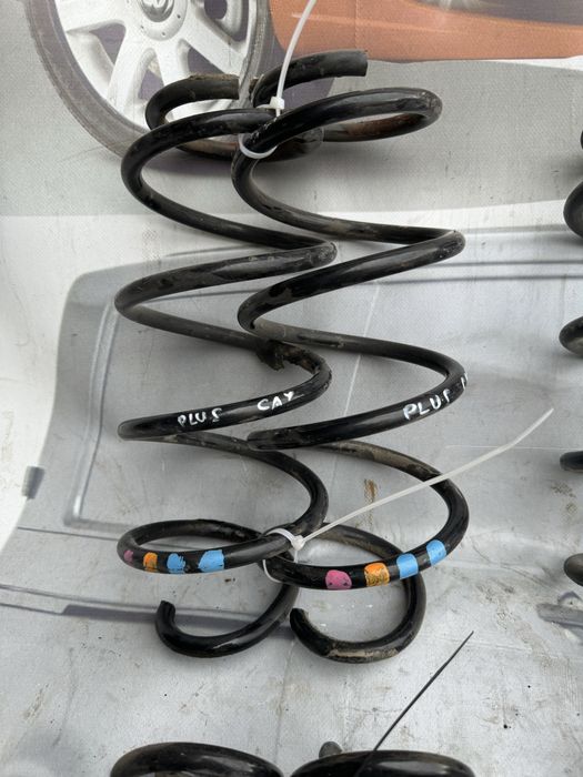 Пружини Golf Plus 5 6 пружина гольф плюс