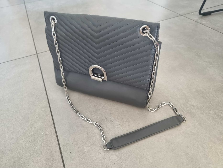 NOWA Torebka Nabo szara na łańcuszku