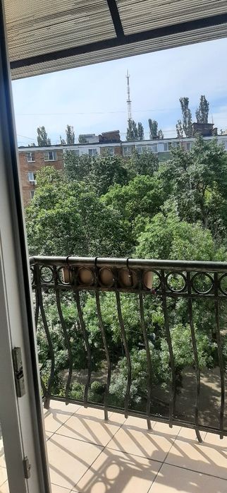 Продается 2- х комнатная сталинка  на Сухом Фонтане ( район парка Шевченка)