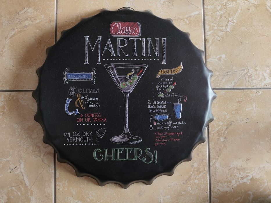 3 caricas decorativas Redbull