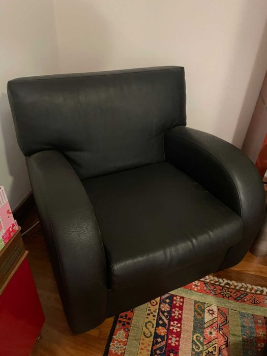 Poltrona de Um Lugar em Pele Original – Excelente Estado!