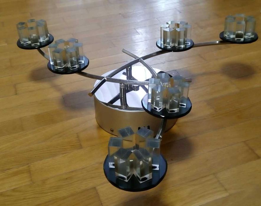 Світильник на LED лампочкаx.