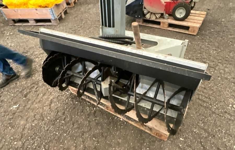 Pług wirnikowy dmuchawa do śniegu odśnieżarka Hydromann Cerruti Bobcat