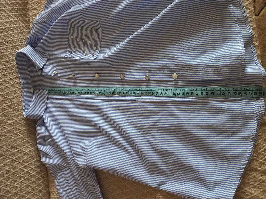 Сорочка жіноча в лінію, прикрашена намистинками