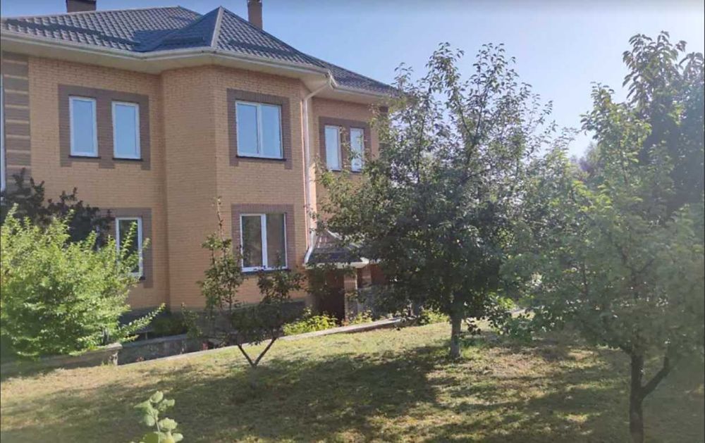 Затишний будинок з басейном на зем.ділянці 24 сотки, с. Горбовичі