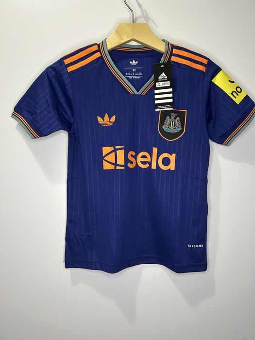 Komplet Piłkarski Newcastle United – Koszulka + Spodenki (Nowy)