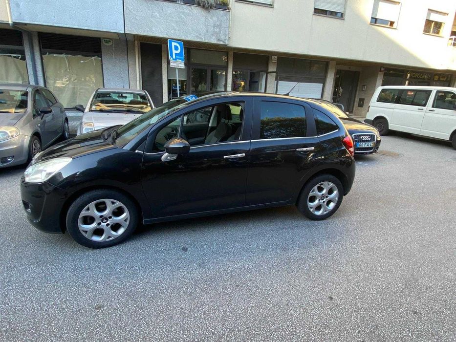 CITROEN C3 Preto 2011 - gasóleo em bom estado pouco mais de 200.000 km