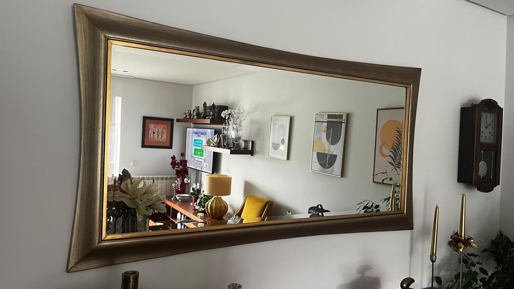 Espelho de sala dourado