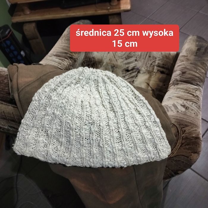 Czapka damska kremowa vintage przynajmniej 20 lat Plus