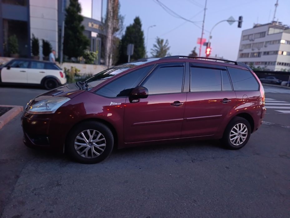 автомобіль Сітроен гранд пикасо с4