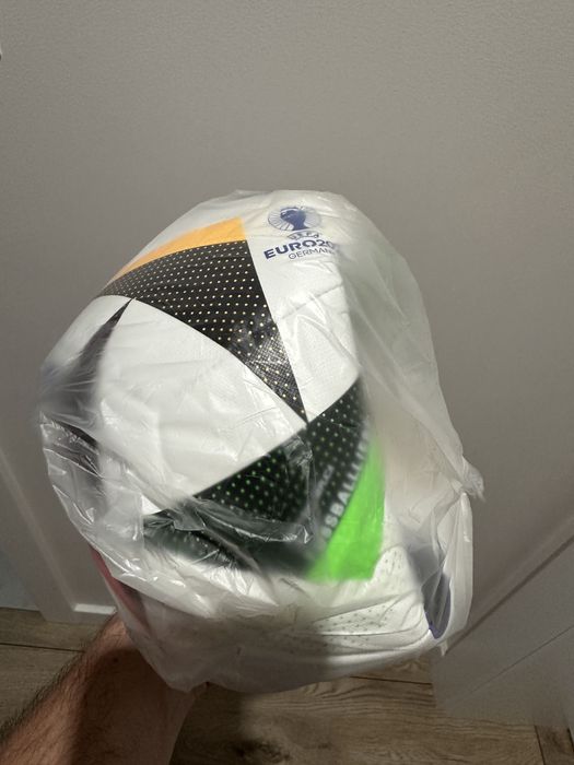 Piłka do nogi Adidad. Euro 2024 wersja treningowa 5!