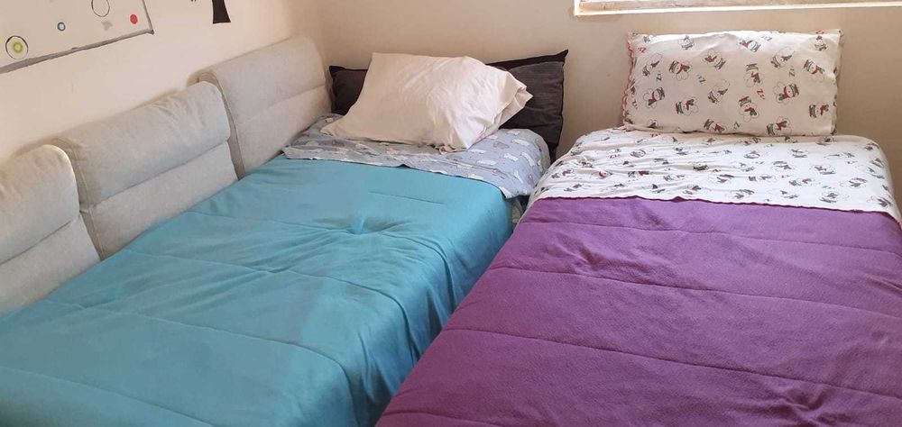 Cama pinho solteiro com gavetão (duas camas)