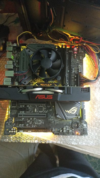 Asus rog maximus ix z270 apex + i3 6100