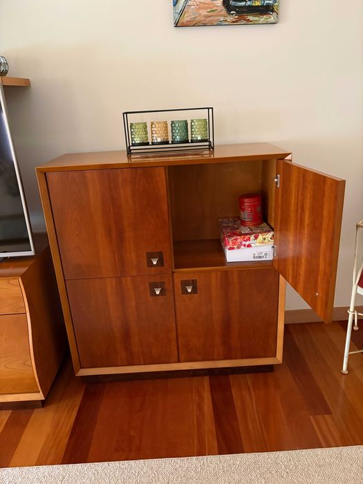 4 Móveis Sala em Cerejeira – Mesa Centro, Móvel TV, Vitrine e Aparador