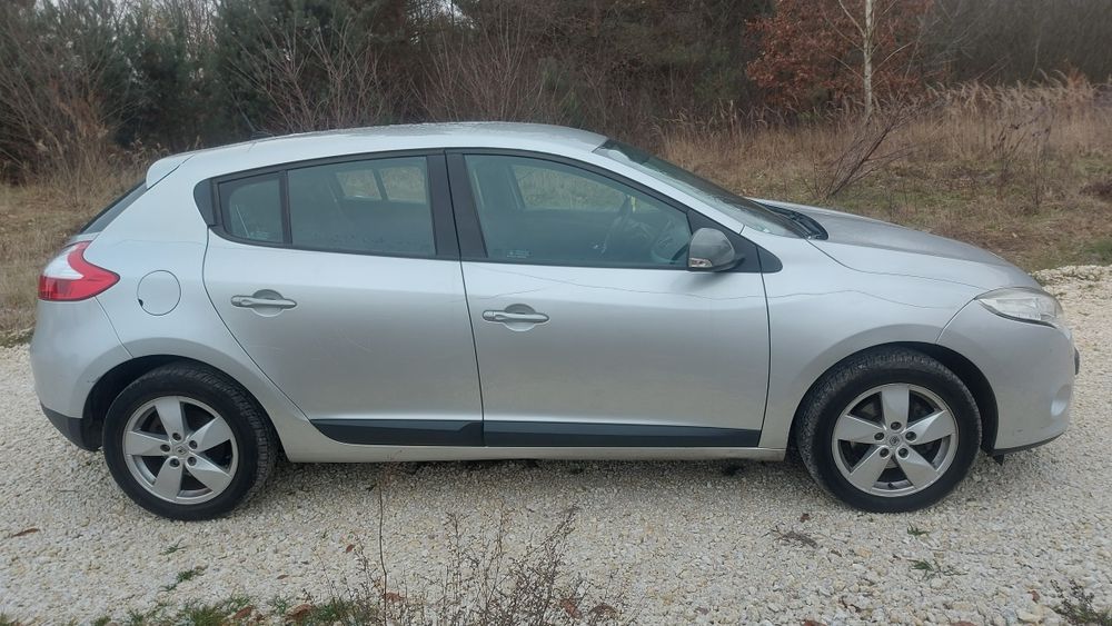 Renault Megane 3 1.6 16 V benzyna hatchback z Niemiec klimatyzacja nav