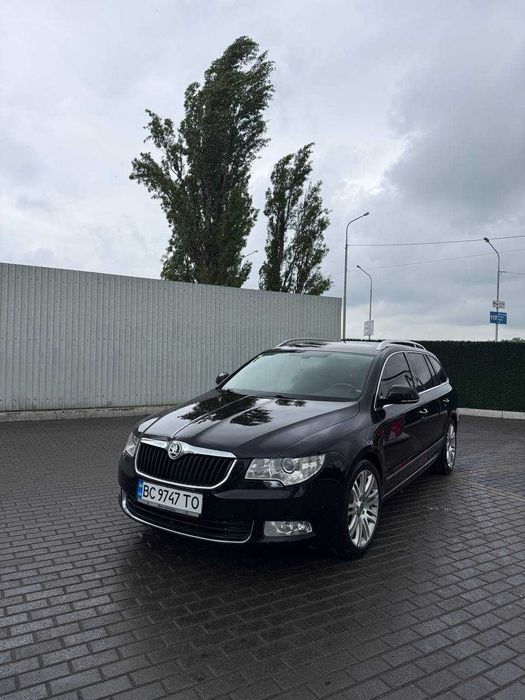 Автомобіль  Skoda Superb 2010