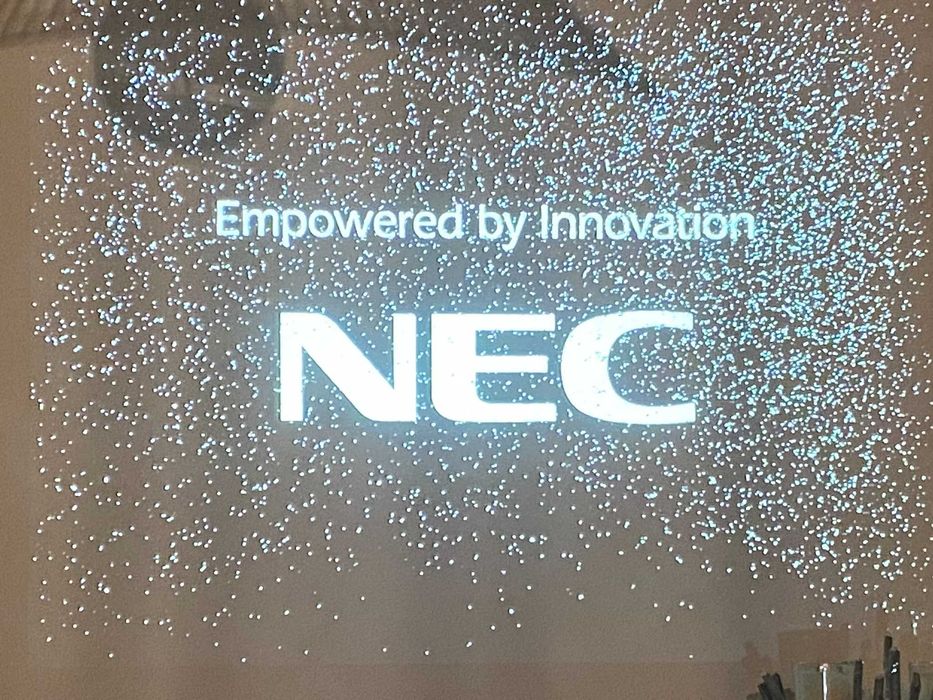 Videoprojetor NEC NP61G