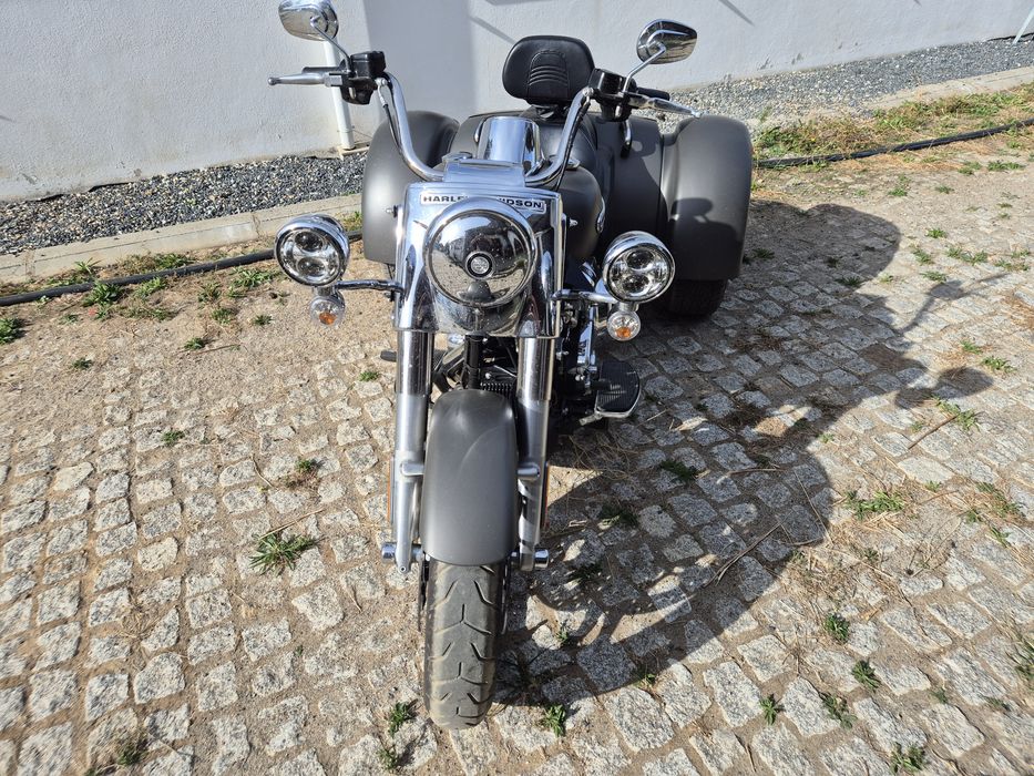 Vendo Harley Davidson freewheeler