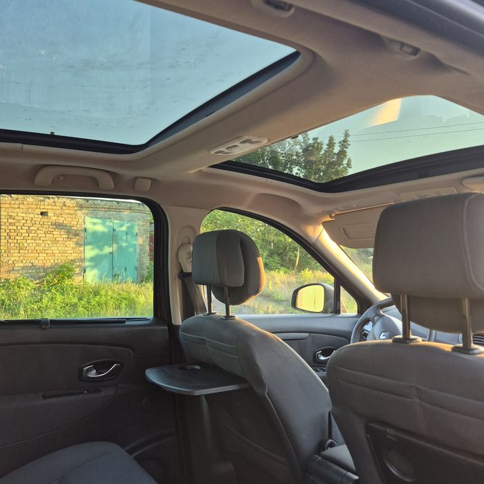 Продам Renault Scenic 2010
