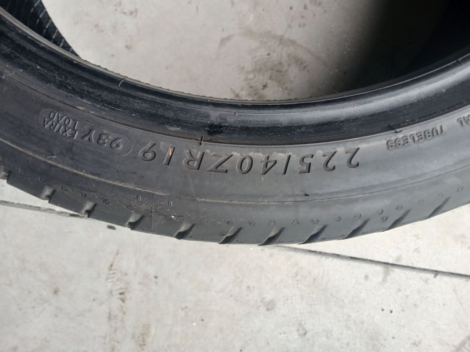 2 pneus 225 40 r19 RFT Dunlop