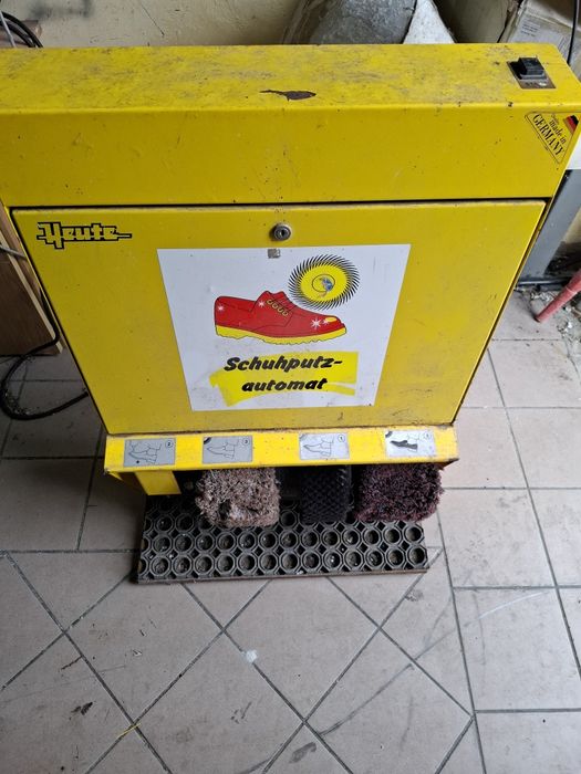 Maszyna do  czyszczenia  butów  obuwia