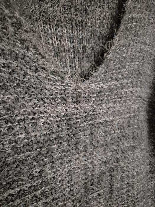 Sweter puchaty Bershka - S
