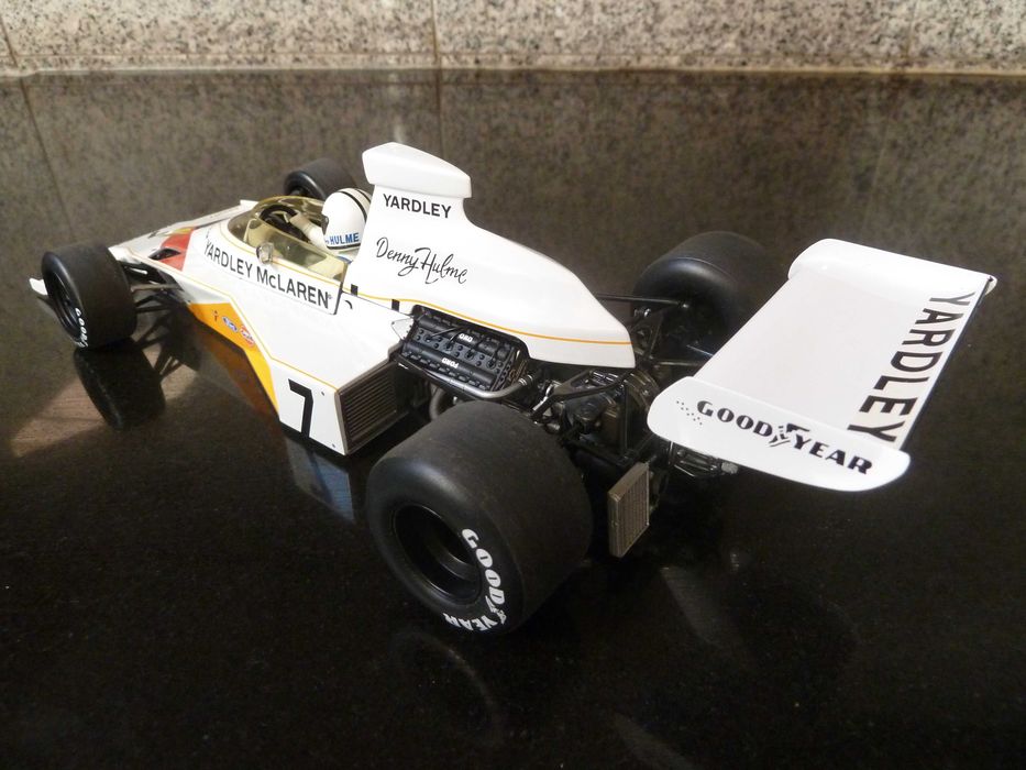 1:18 Minichamps, McLaren Ford M23, Yardley, D. Hulme, 1973, AutoArt