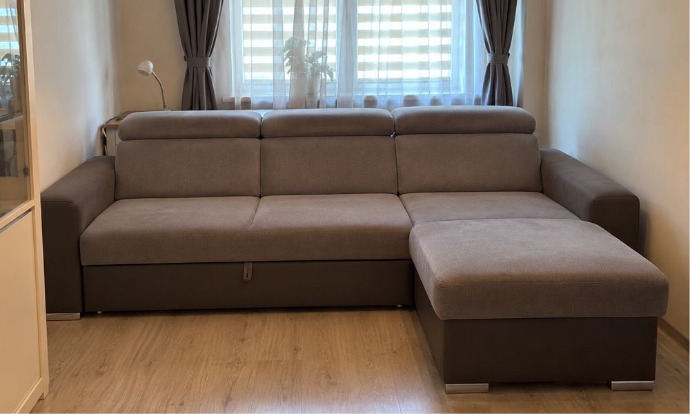 Naroznik z funkcją spania. Sofa