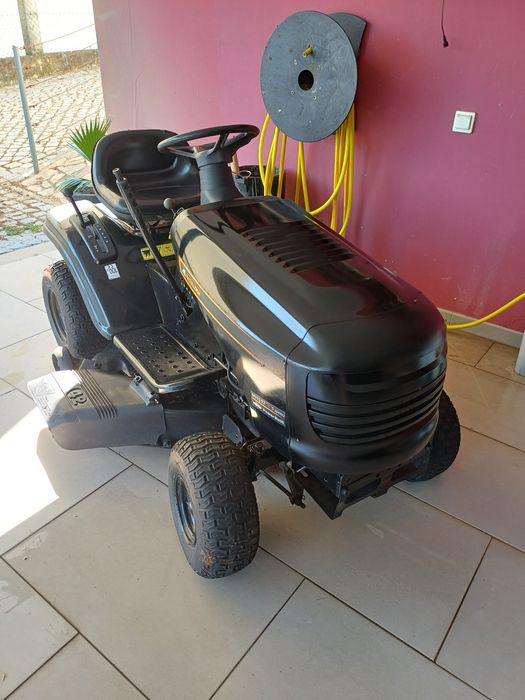 Trator corta relva mcculloch com 12, 5 cv e 107 cm de largura de corte