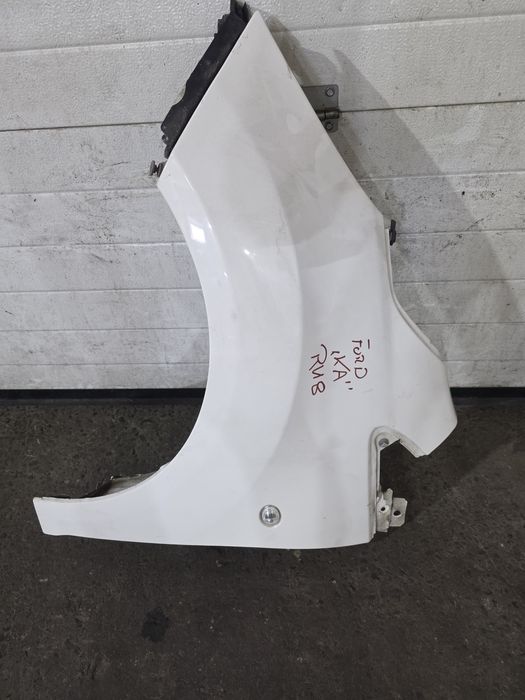 Ford Ka mk2 Błotnik przód lewy F9