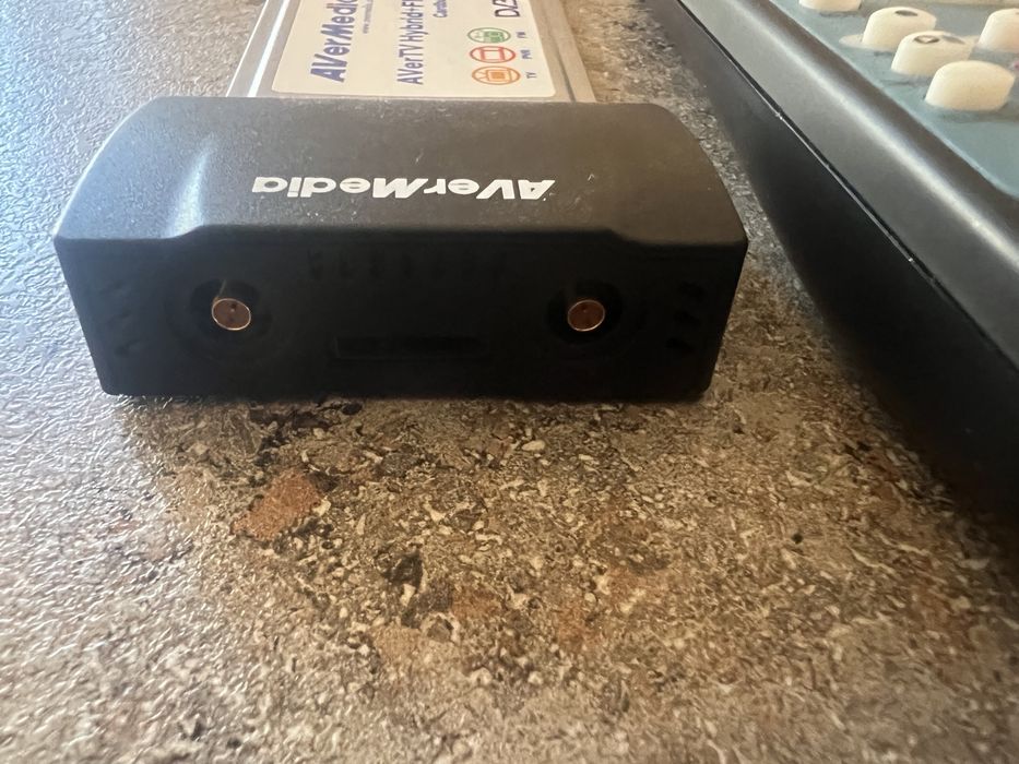 AVerTV Hybrid+FM Cardbus тюнер