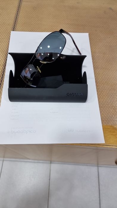 Vendo óculos de sol polarisados marca “ CARRERA”