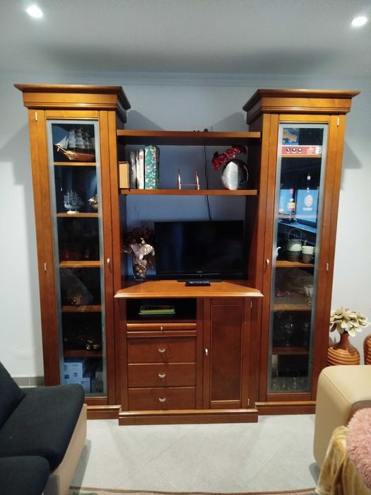 Móvel de sala em boa conservação