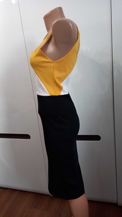 ZARA р. М 46 170/88А стрейчевое платье сарафан Испания