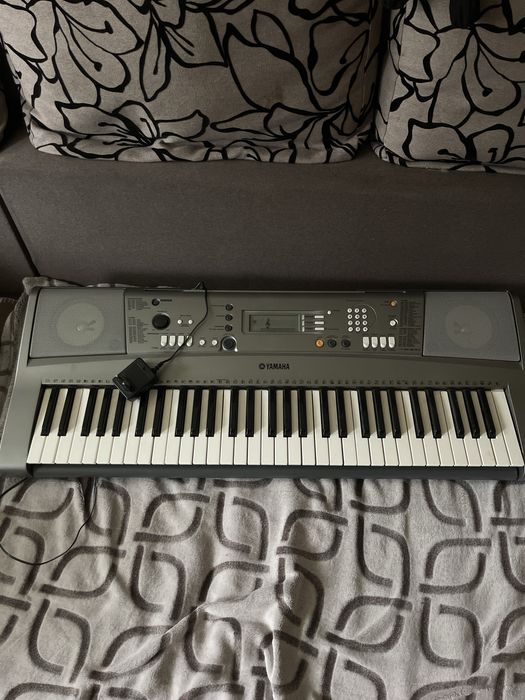 Синтезатор YAMAHA PSR 300