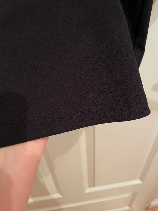 Sukienka Mango minimalistyczna, lekko rozszerzana, retro vibe