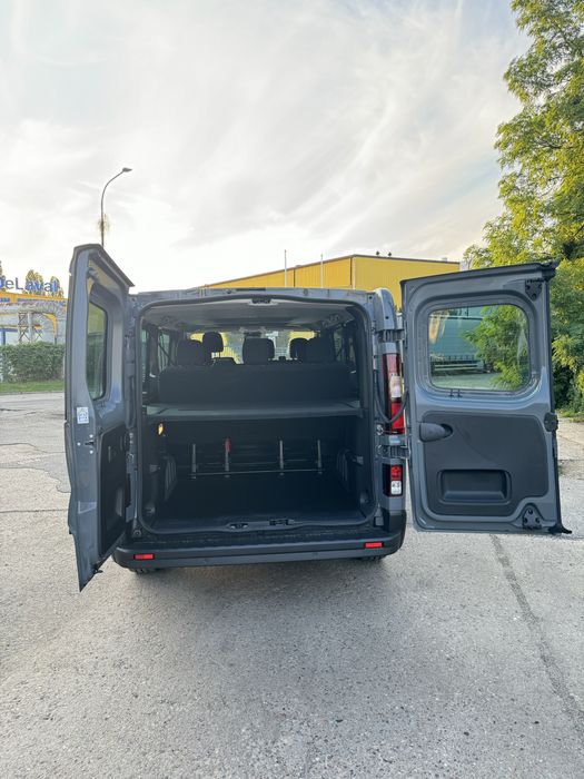 Wynajem Busa 9 - cio osobowego