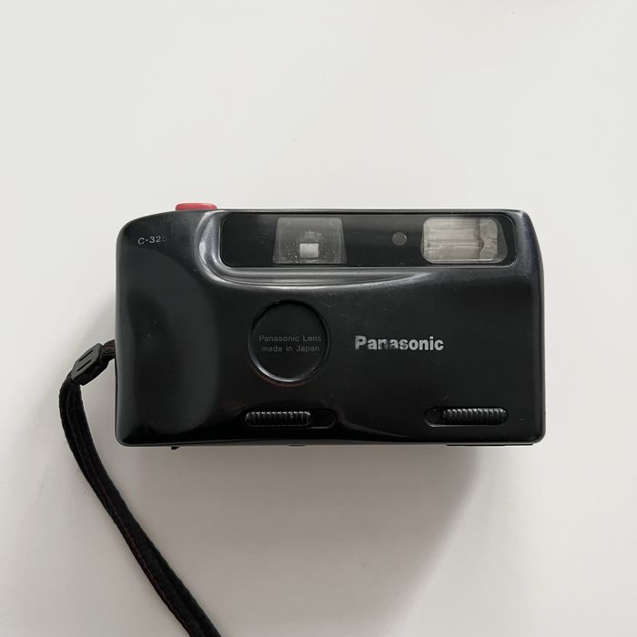 Плівковий фотоапарат Panasonic C-325EF