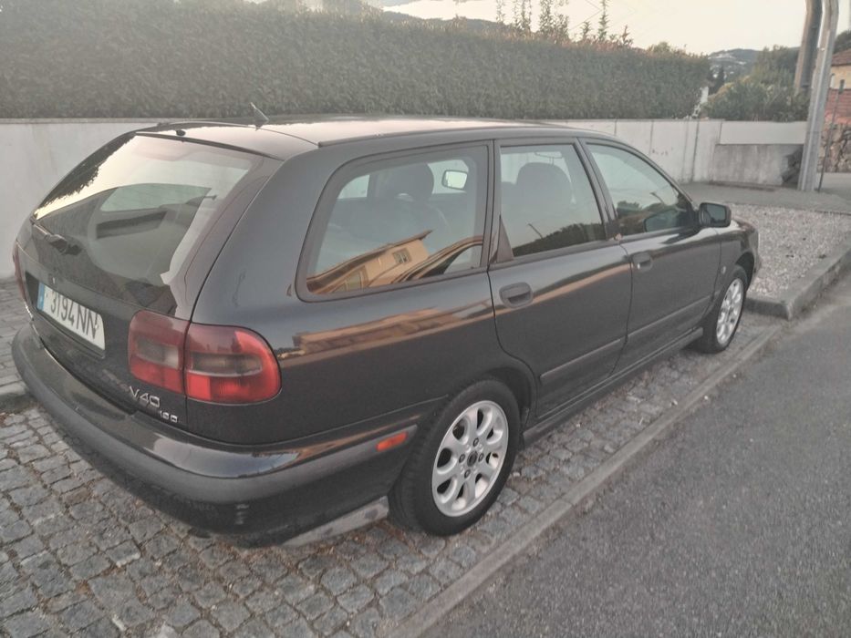 Carro Volvo V40 1.9