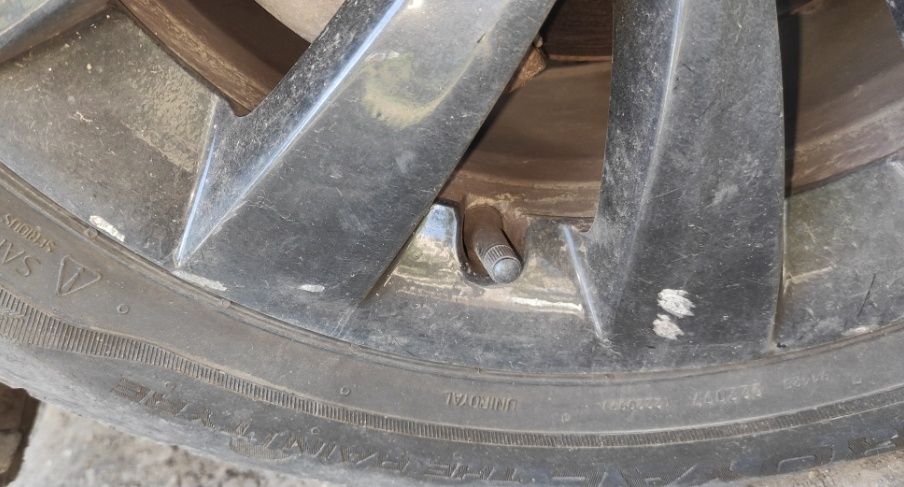 Продам диски с летней резиной на VAG группу r16 (5*112)