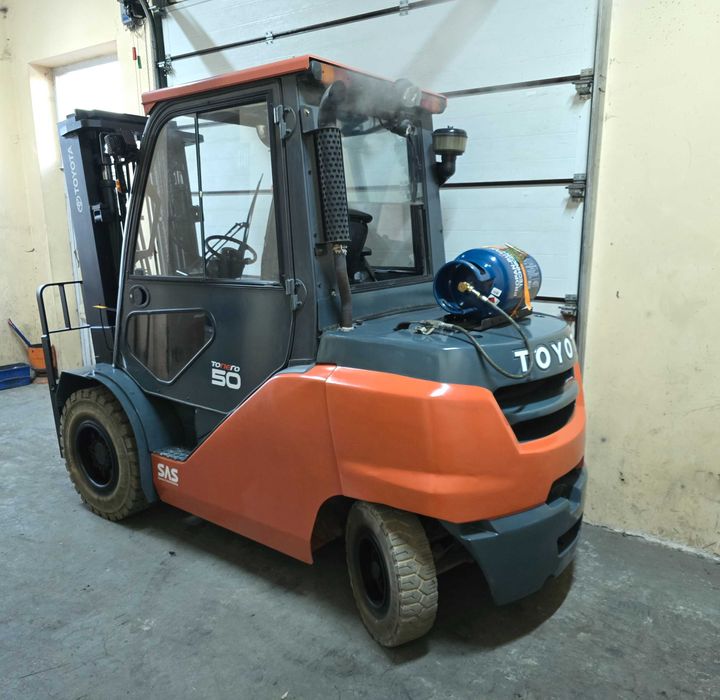 Навантажувач вилковий, газовий Toyota 5 тонн/ Погрузчик вилочный