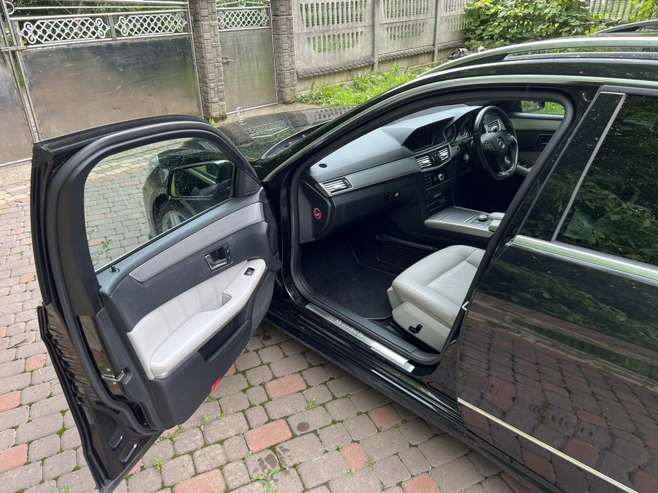 Продам Mercedes Benz E212 AMG праве кермо.