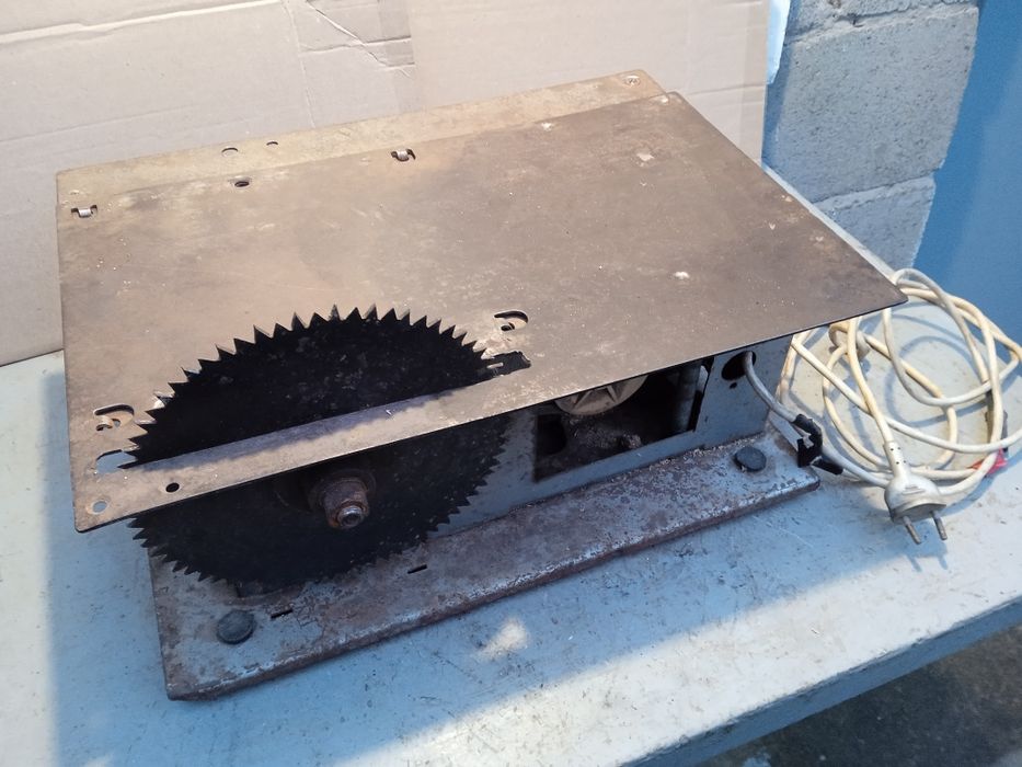 Станок деревообрабатывающий УБДН циркулярка СССР