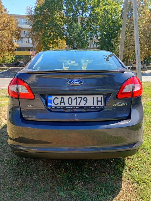 Ford Fiesta( PowerShift)2013року з двигуном 1.6 бензин.