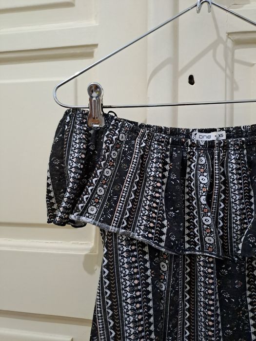 Camisola off shoulder