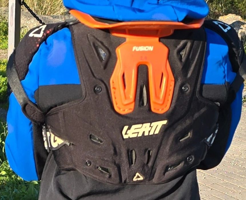 Colete cervical leatt