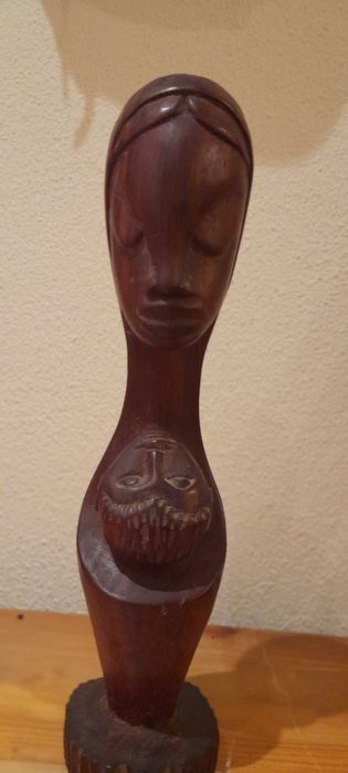 Escultura em madeira