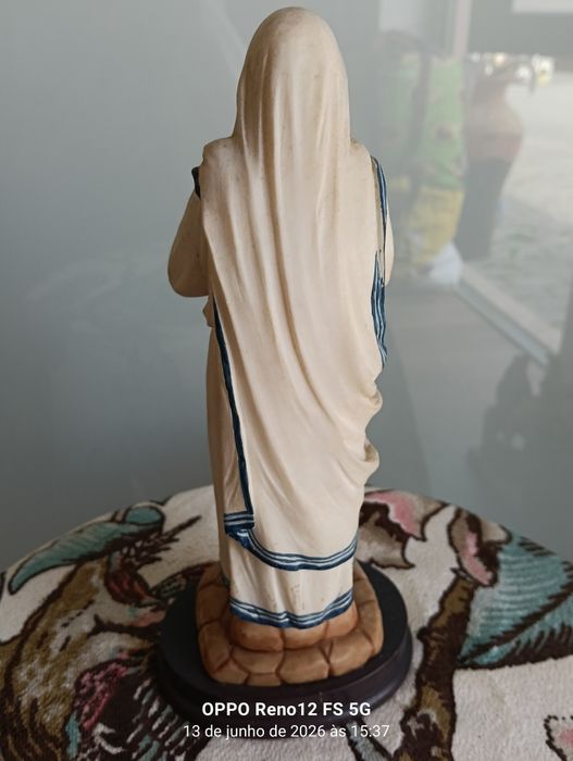 Estátua Madre Teresa