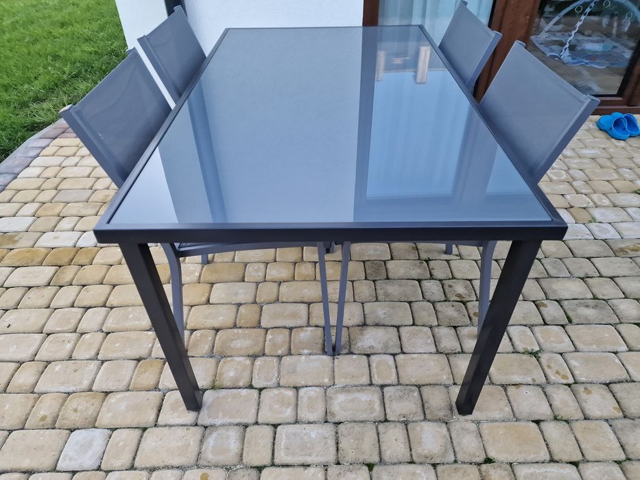 Zestaw ogrodowy Parasol + Stół + Leżaki